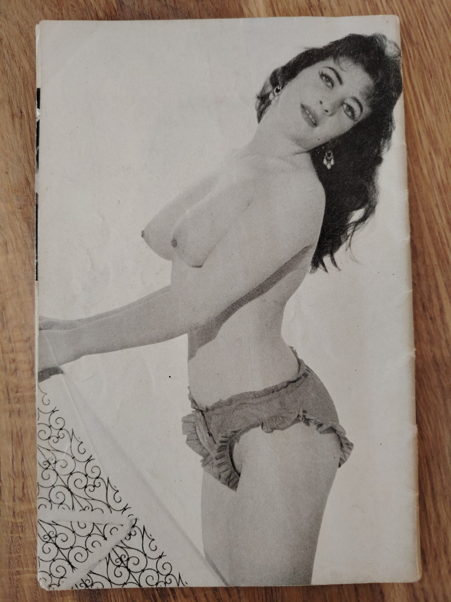 Black & White Pocket Sized 1950s Nude