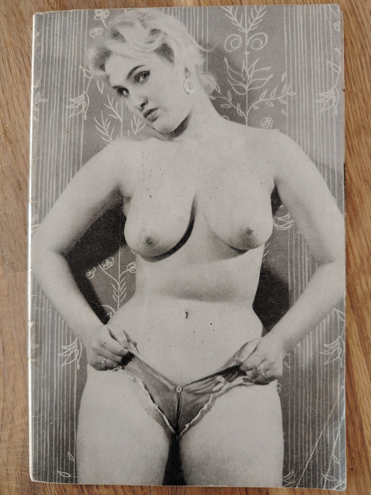 Black & White Pocket Sized 1950s Nude